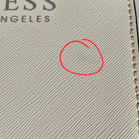 GUESS WOMEN’S WHITE PVC FAUX LEATHER COIN POUCH CARD HOLDER KEYCHAIN 4.5" x 3" - Picture 6 of 8